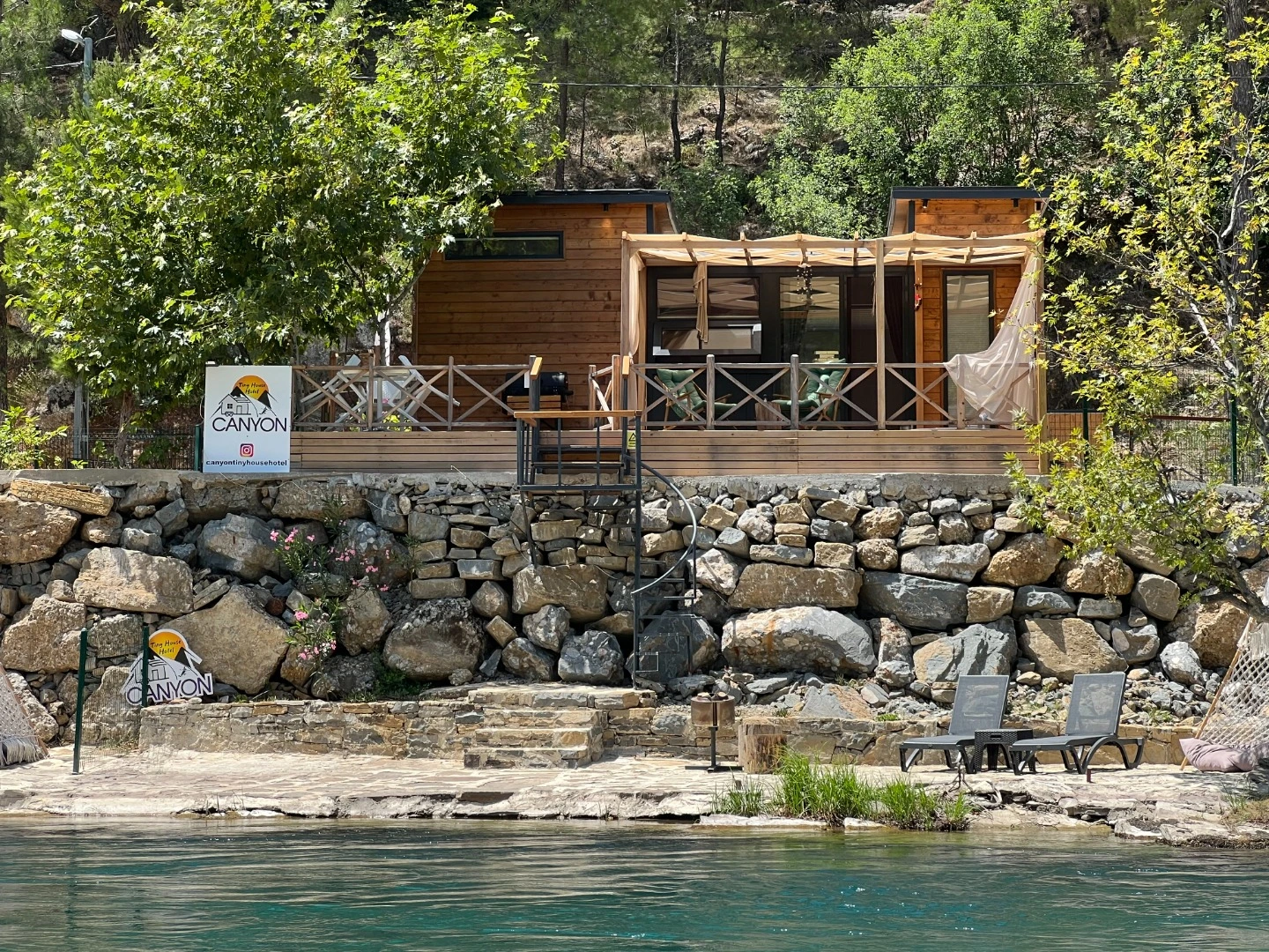 Canyon Tiny House Hotel